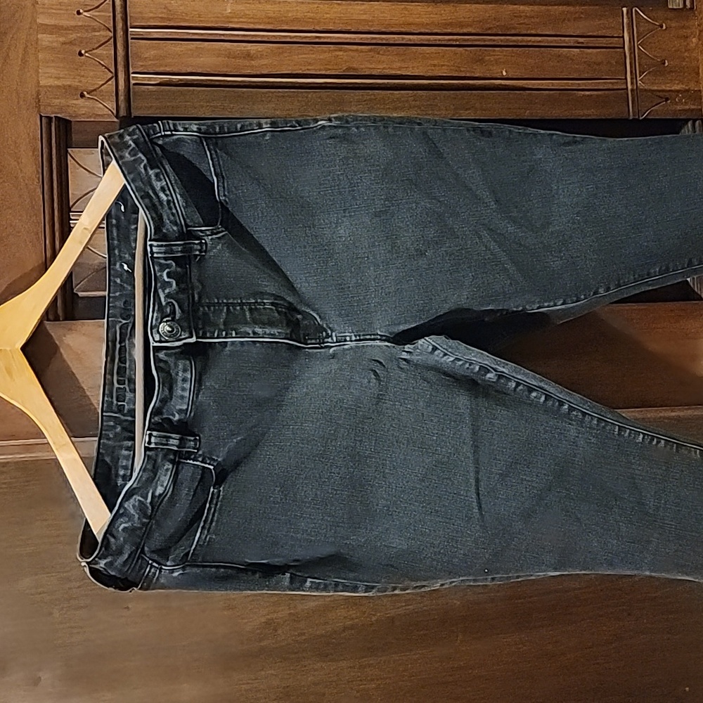 American Eagle Sz 16 Short "The Dream Jean" High-Waisted Jegging in Faded Black